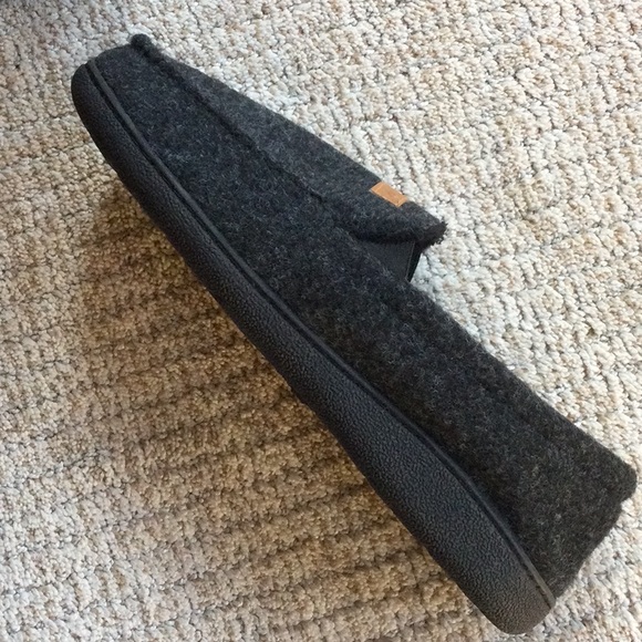 Men s slippers size S ( 8-9) - Picture 4 of 6